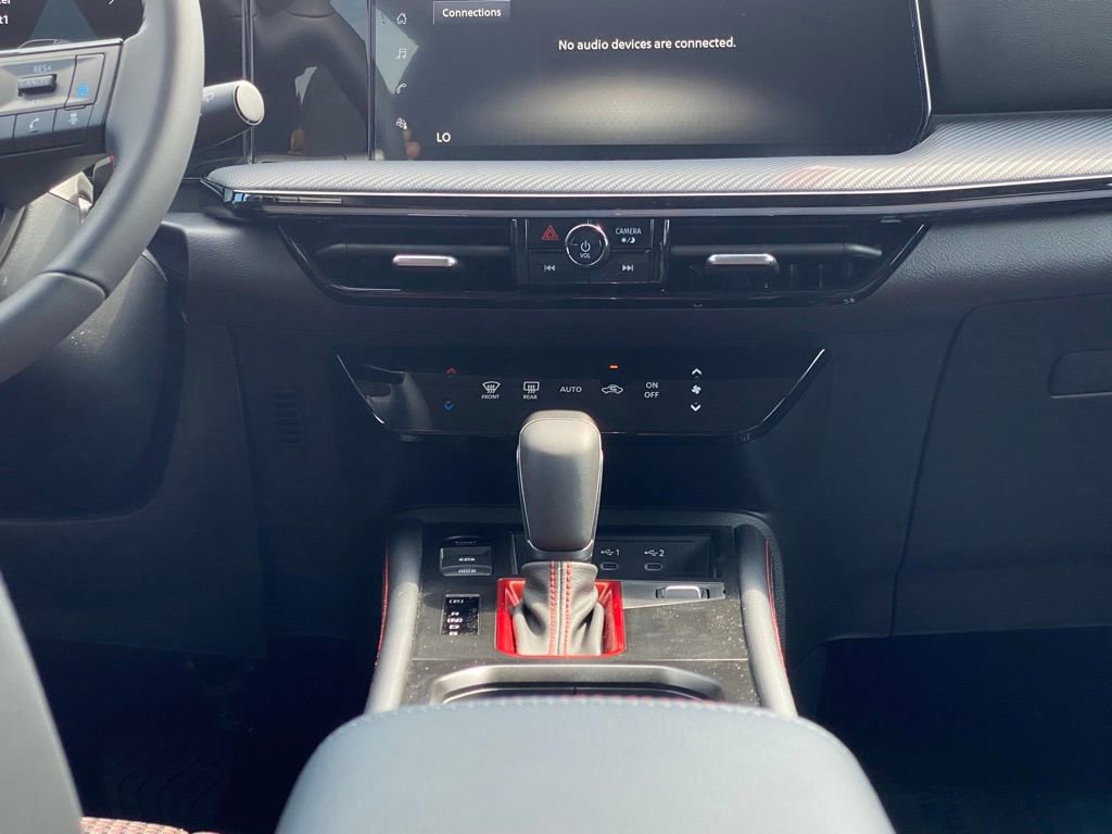 New 2025 Nissan Kicks SR image 31