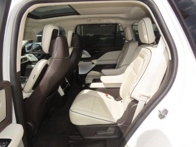 Certified 2022 Lincoln Aviator Black Label AWD/4WD image 19