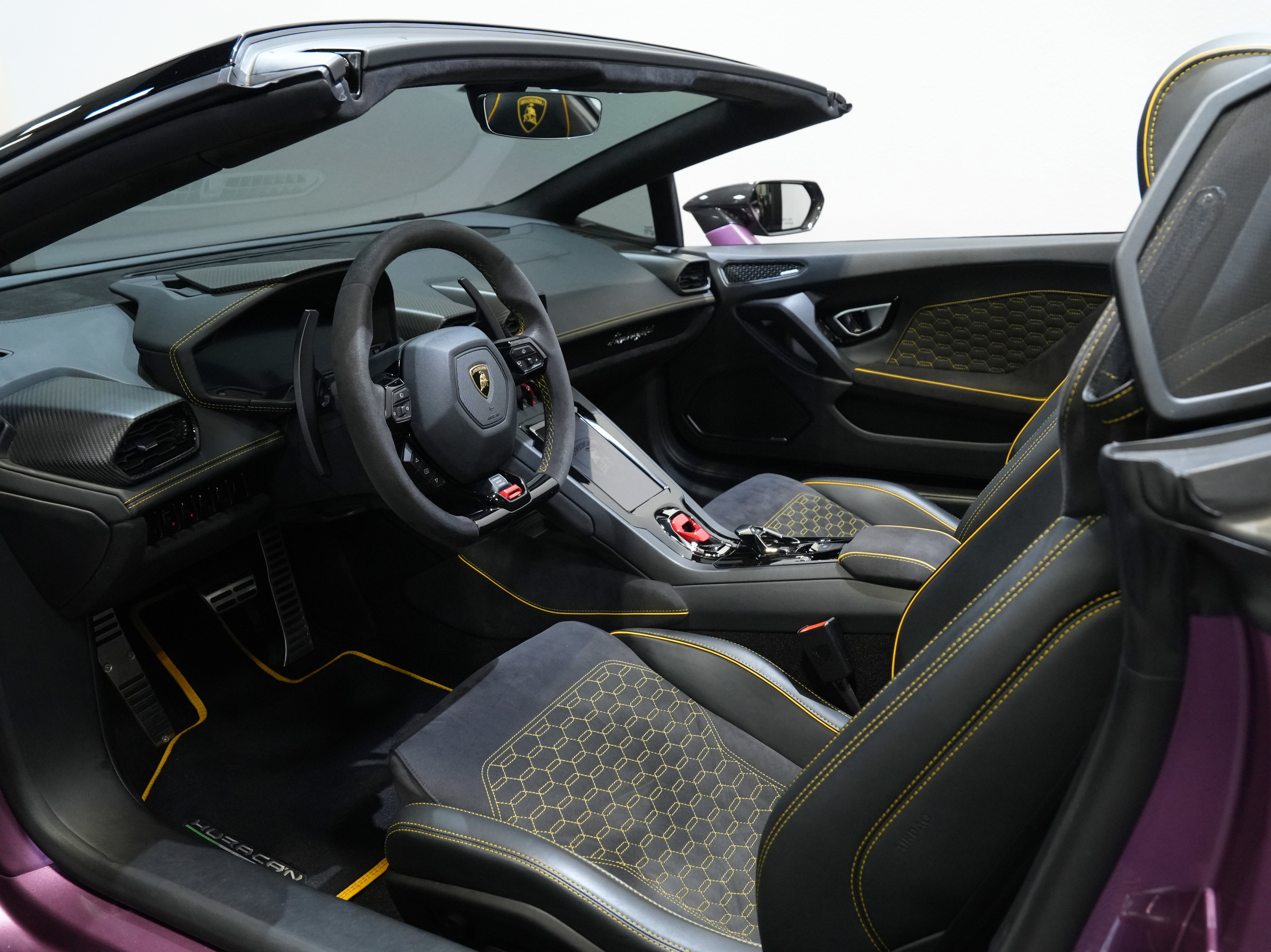 Used 2024 Lamborghini Huracan EVO image 43