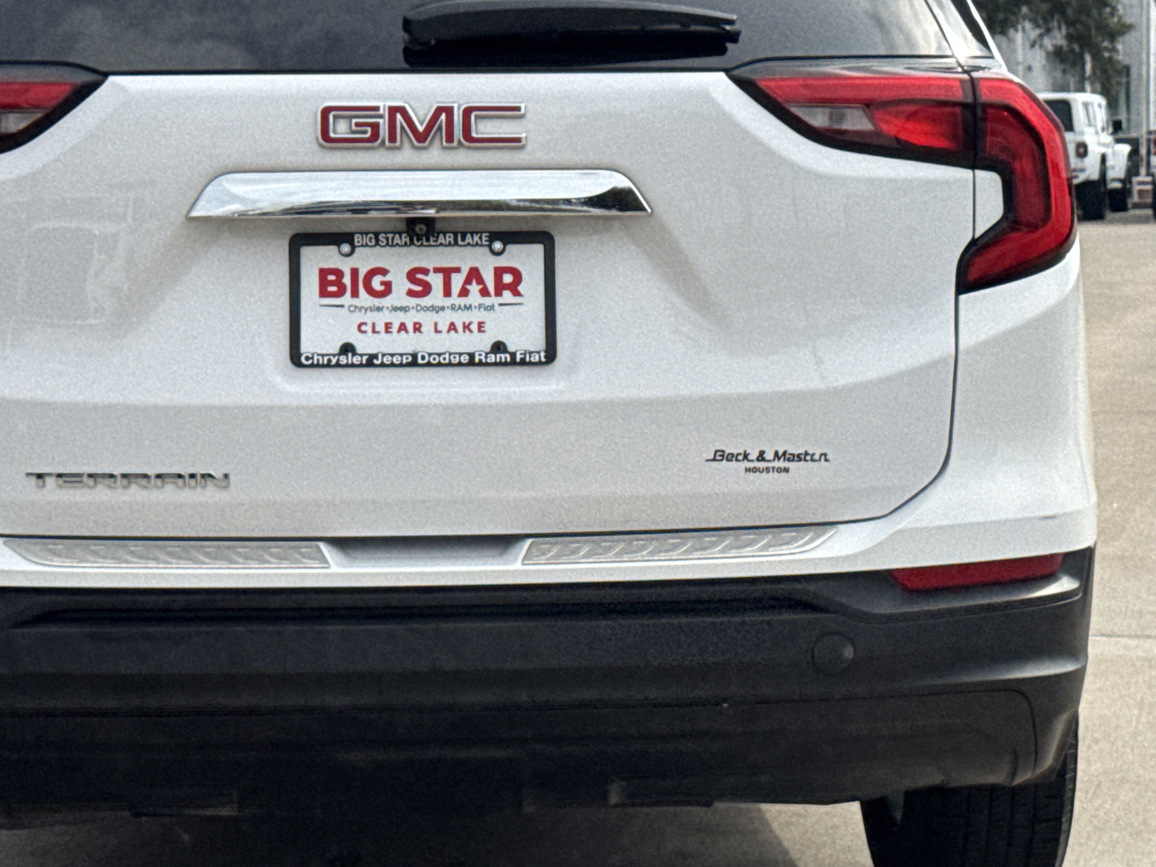 Used 2021 GMC Terrain SLE w/ Driver Convenience Package image 19