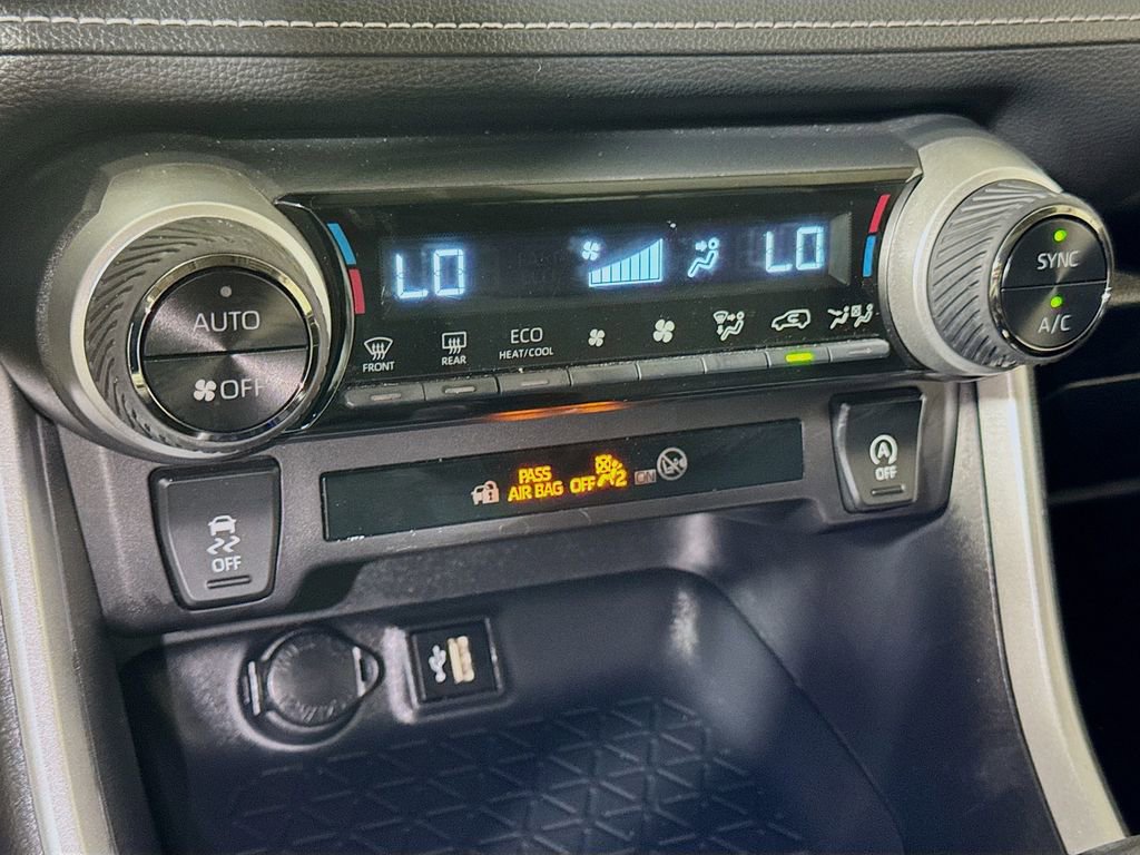 Used 2025 Toyota RAV4 XLE w/ Convenience Package FWD image 14
