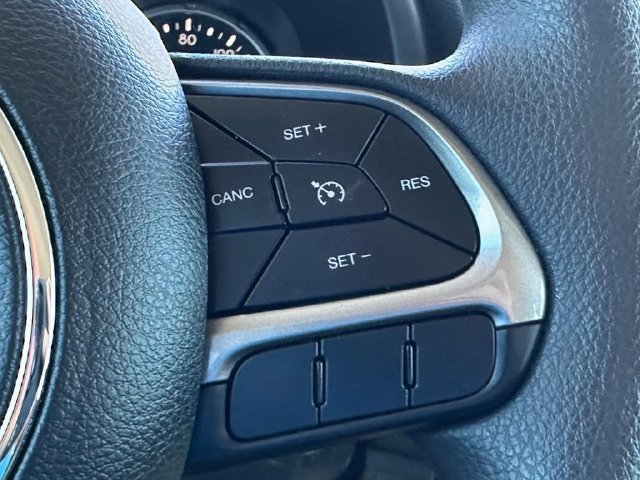 Used 2022 Jeep Renegade Sport w/ Sport Appearance Group AWD/4WD image 17