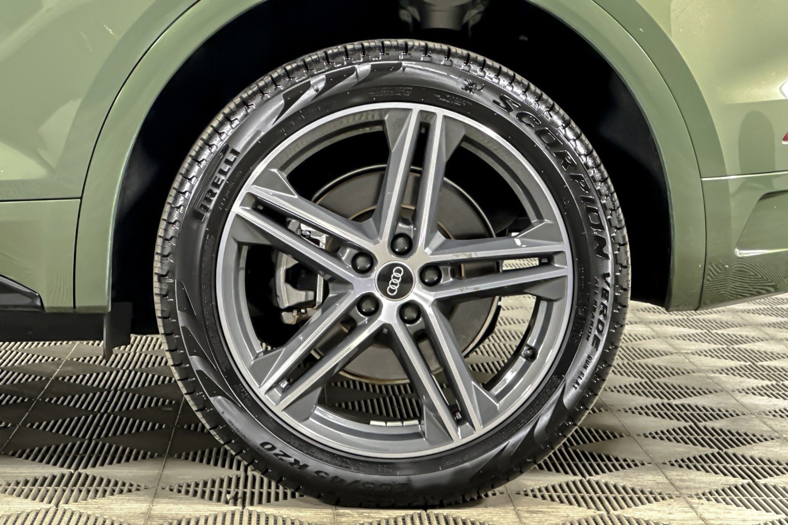 Used 2023 Audi Q5 e Premium Plus w/ Premium Plus Package image 24