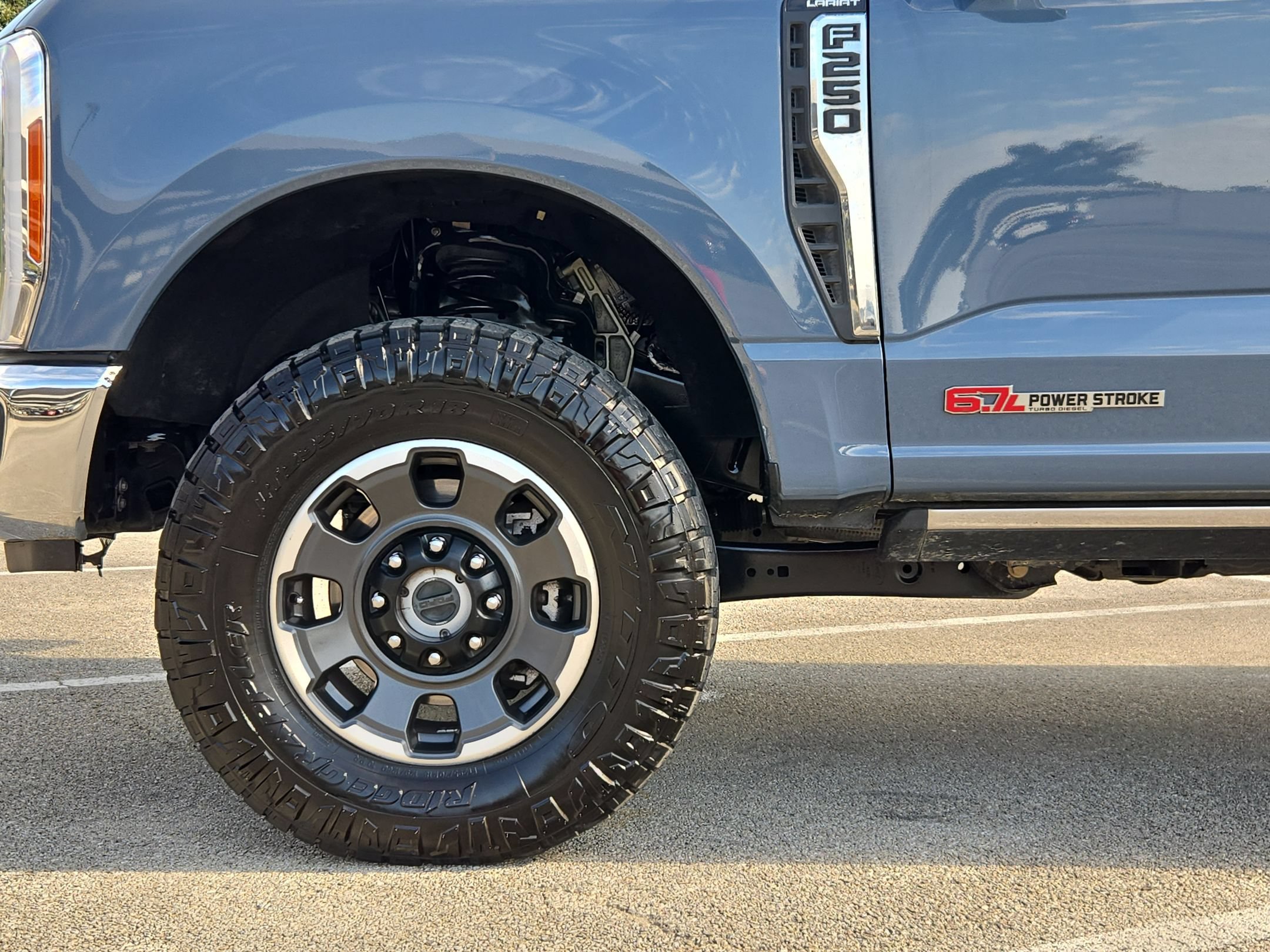 Used 2023 Ford F250 Lariat w/ Lariat Ultimate Package AWD/4WD image 30