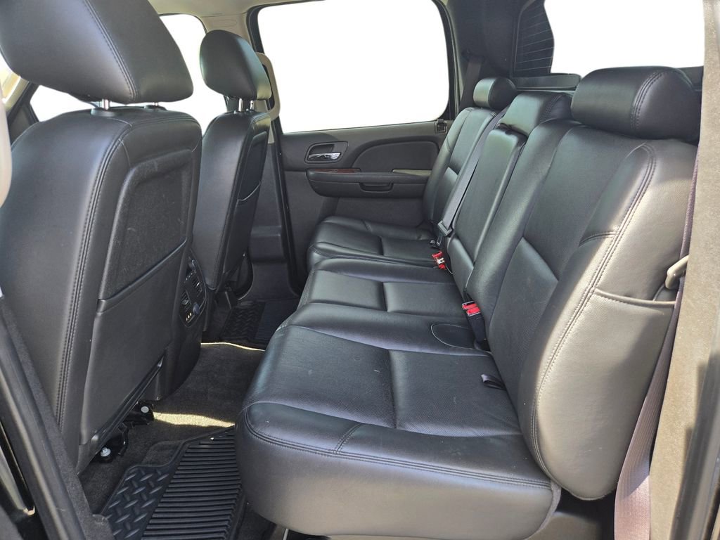 Used 2013 Chevrolet Avalanche LTZ image 20