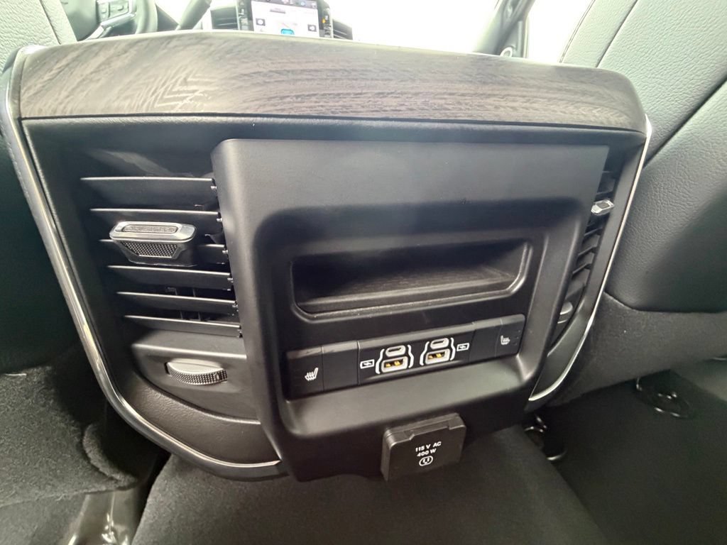 Used 2025 RAM 2500 Laramie AWD/4WD image 35