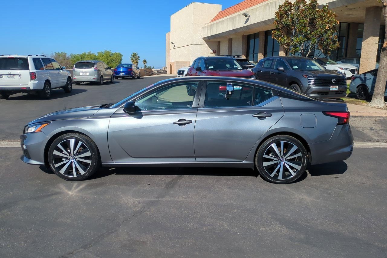 Certified 2022 Nissan Altima 2.5 SR image 9