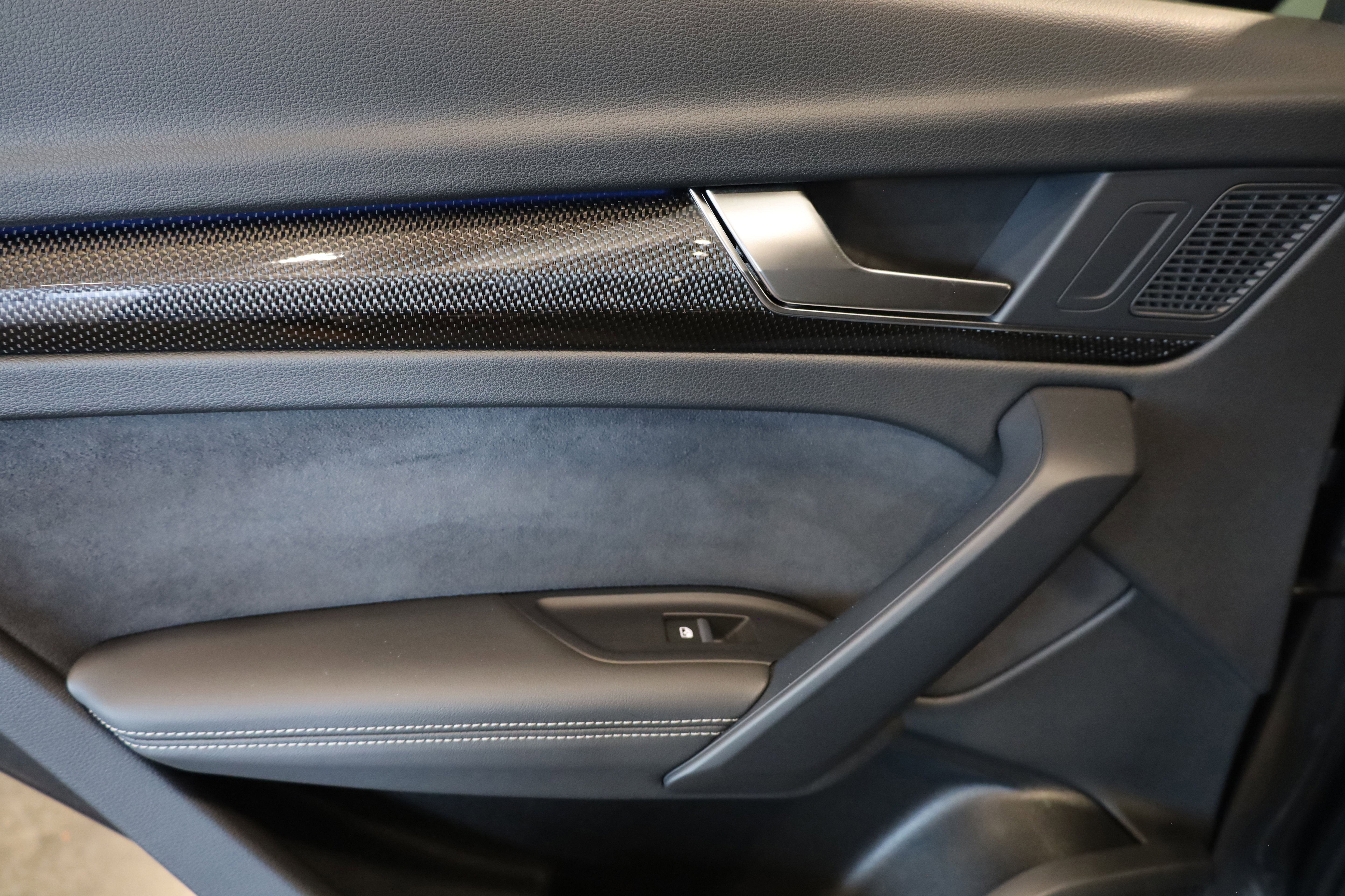 Used 2023 Audi SQ5 Prestige w/ Prestige Package image 37