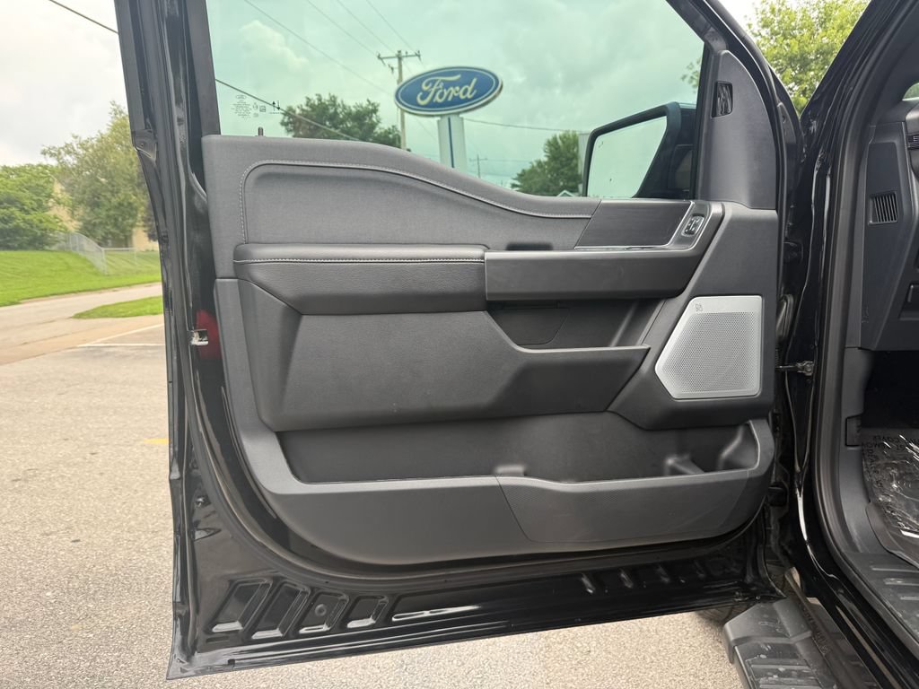 Used 2025 Ford F150 Lariat w/ Equipment Group 502A High AWD/4WD image 22