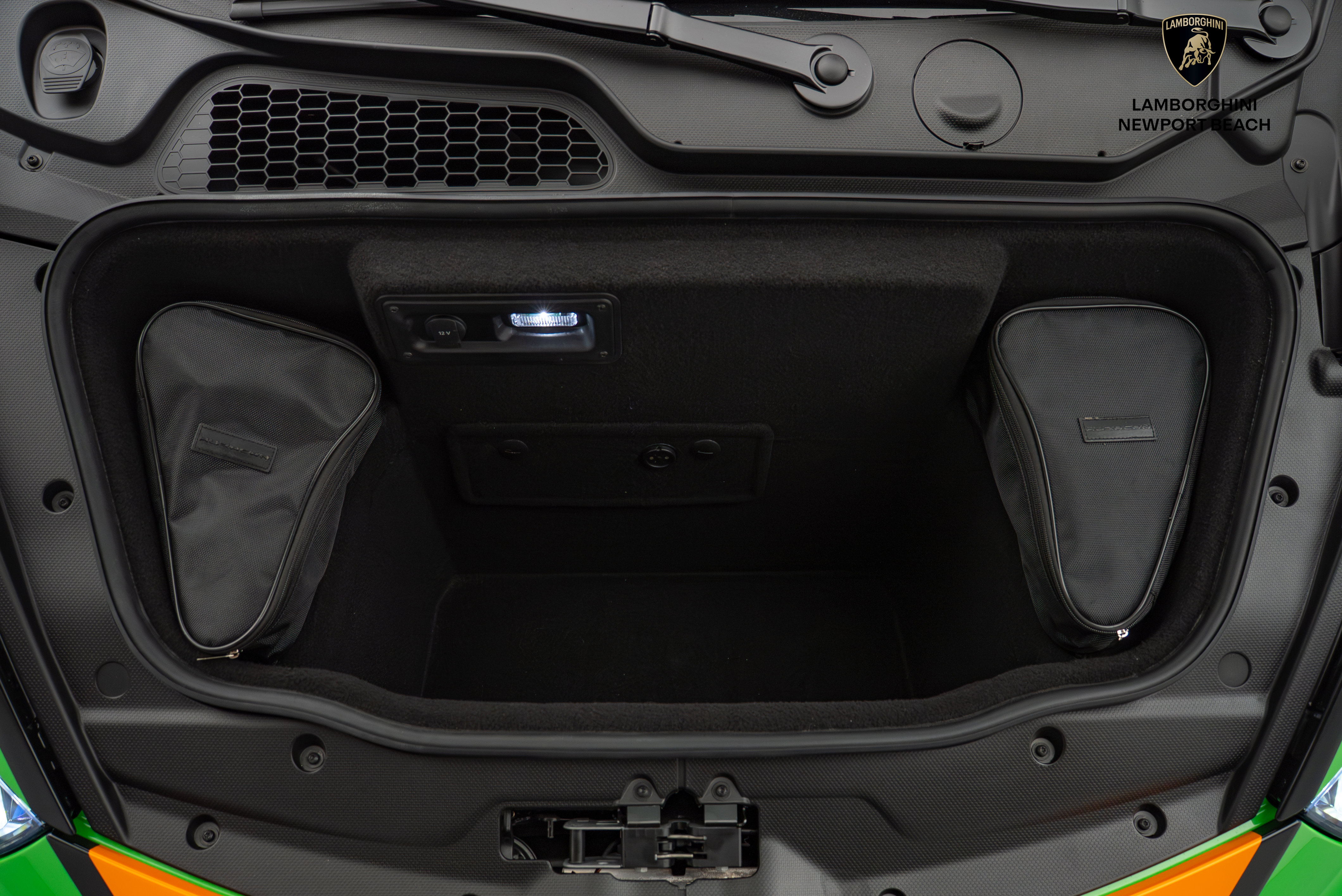 Used 2020 Lamborghini Huracan EVO image 13