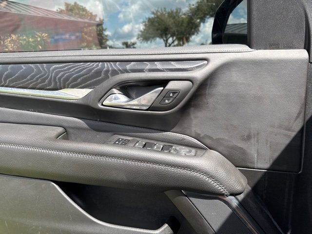 Used 2023 GMC Yukon XL Denali image 30
