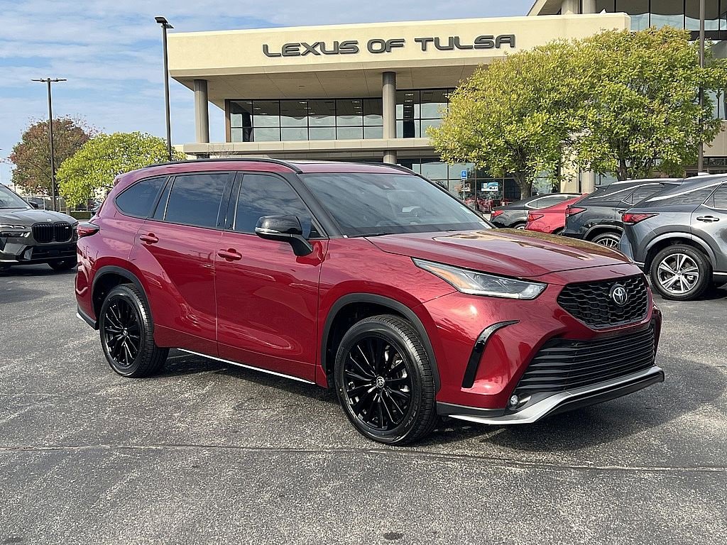 Used 2023 Toyota Highlander XSE