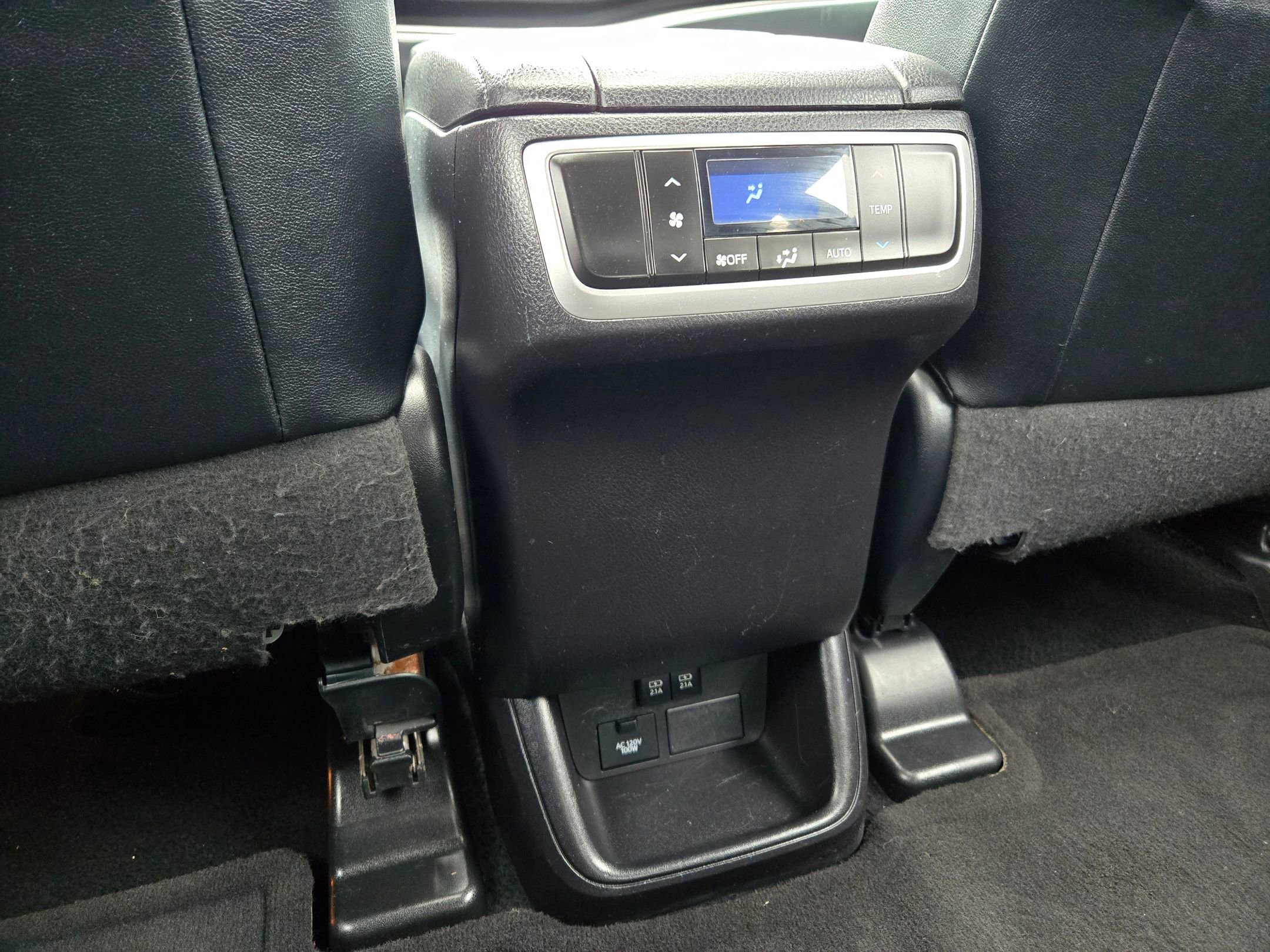 Used 2019 Toyota Highlander XLE image 36