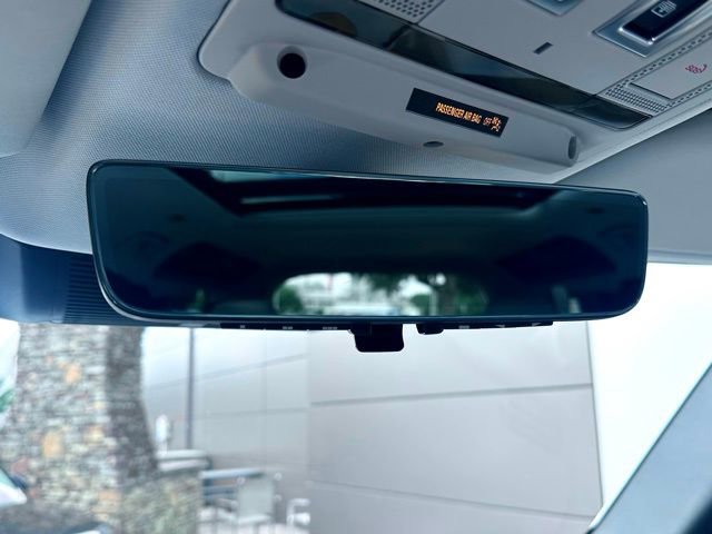 New 2025 Land Rover Defender 110 X-Dynamic SE image 27