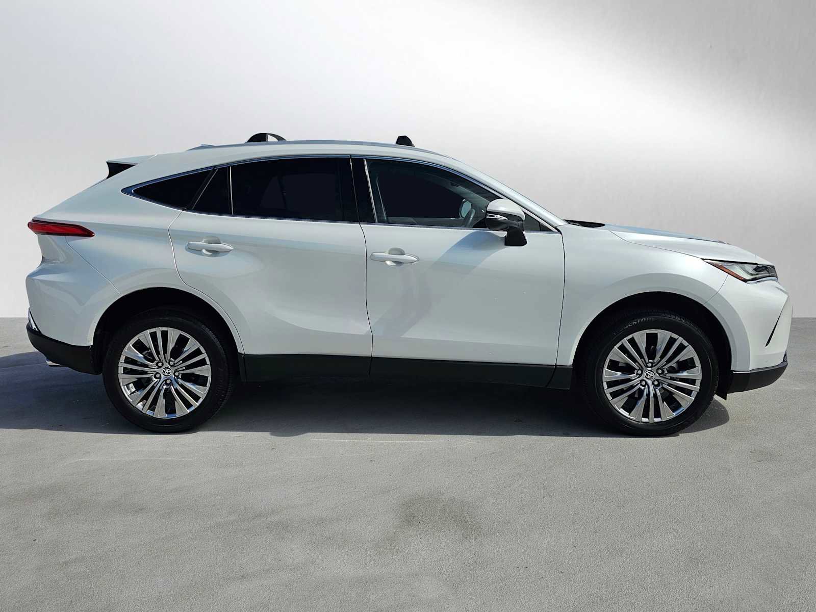 Used 2024 Toyota Venza Limited AWD/4WD image 2