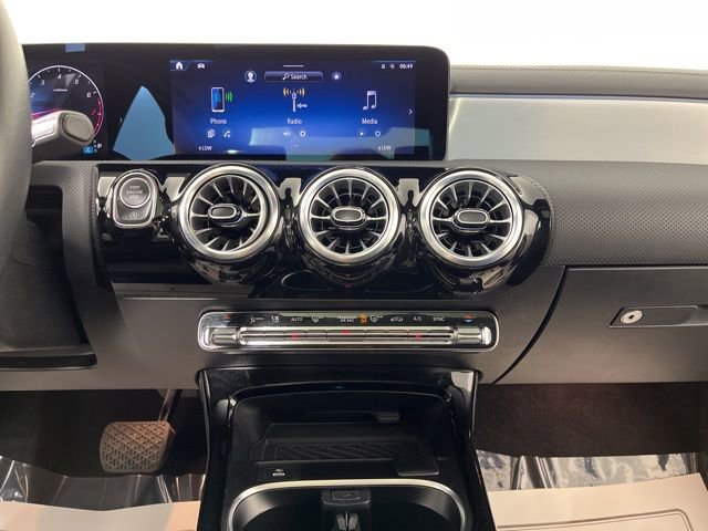 Used 2025 Mercedes-Benz CLA 250 image 24