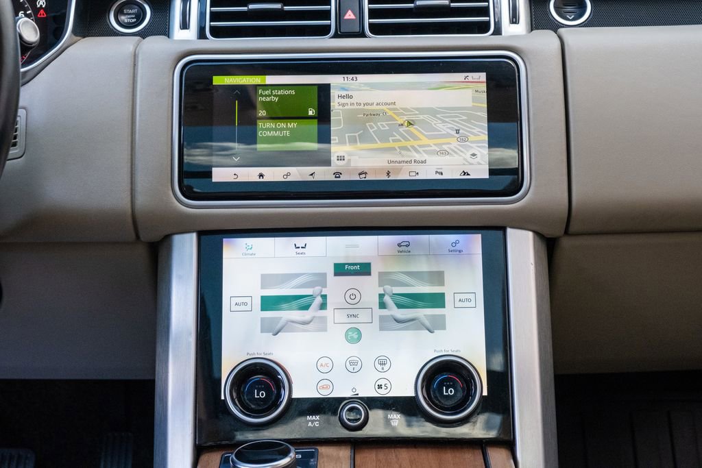 Used 2019 Land Rover Range Rover HSE image 16