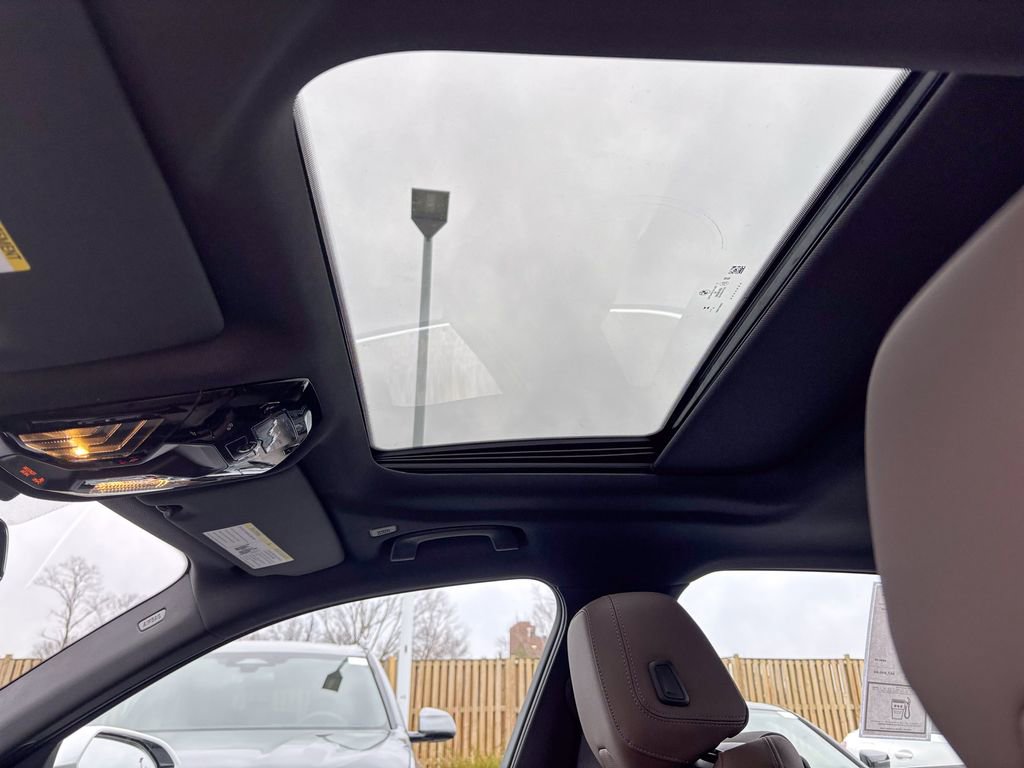 New 2026 BMW 530i xDrive w/ Premium Package image 9