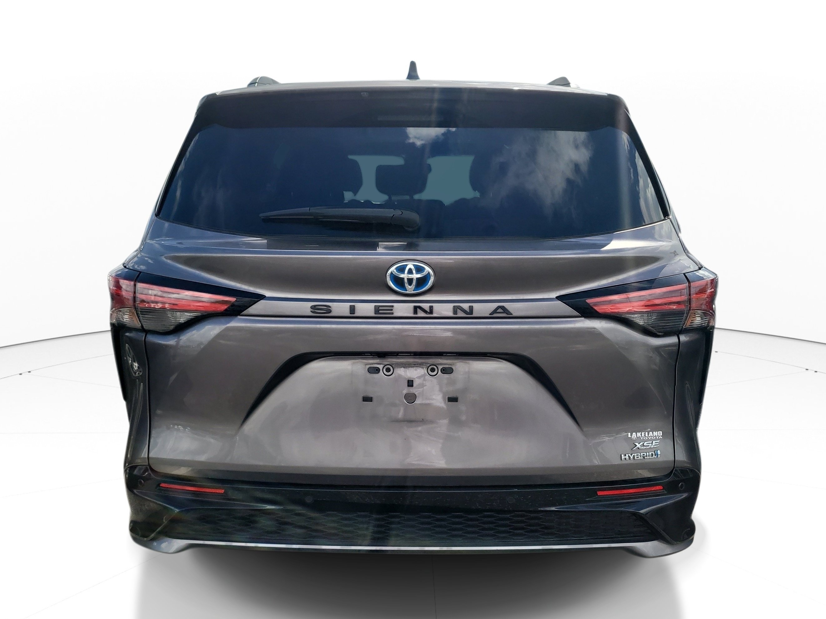 Used 2022 Toyota Sienna XSE FWD image 6