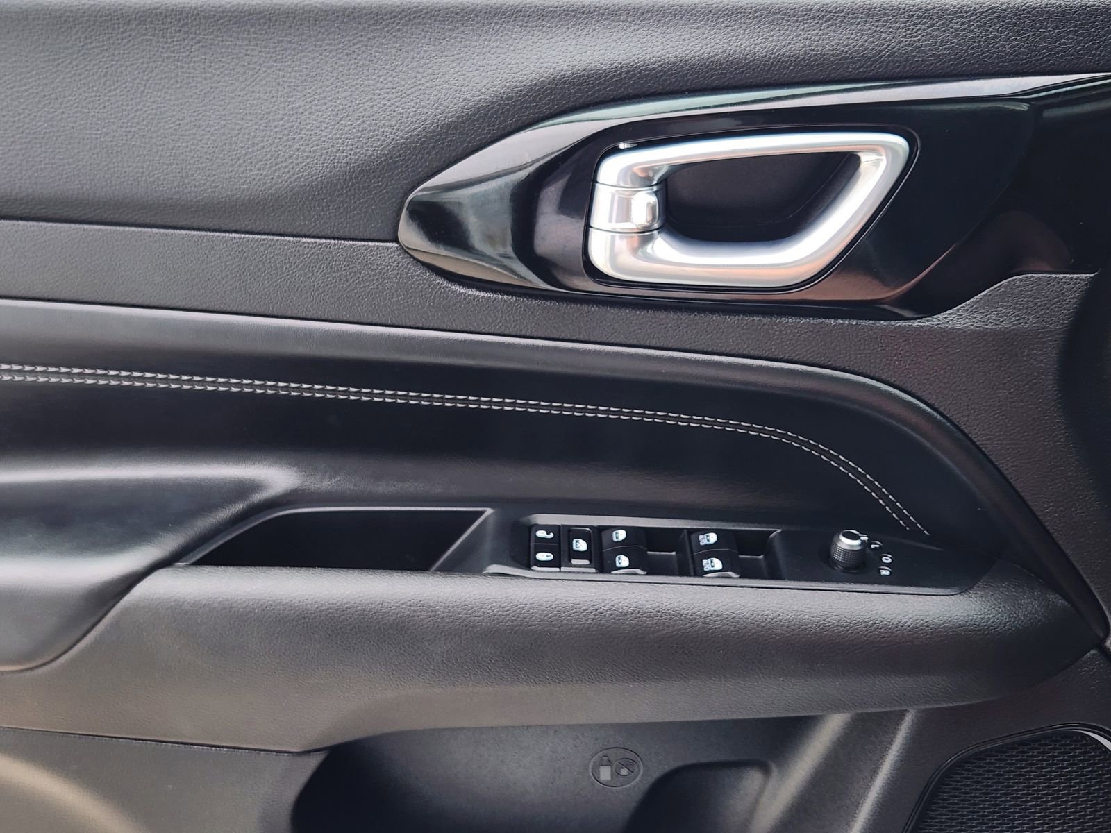 Used 2024 Jeep Compass Limited w/ High Altitude Package image 25