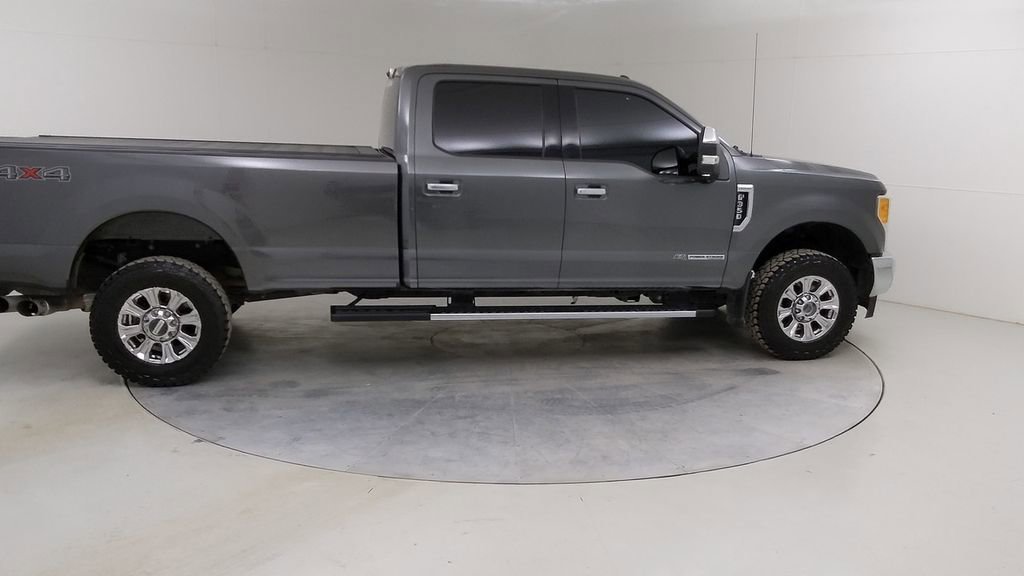 Used 2017 Ford F350 Lariat w/ Chrome Package image 13