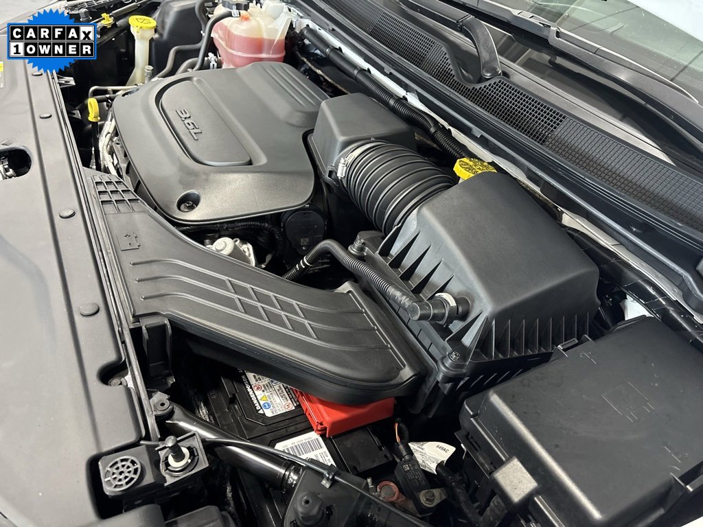 Used 2022 Chrysler Voyager LX image 6