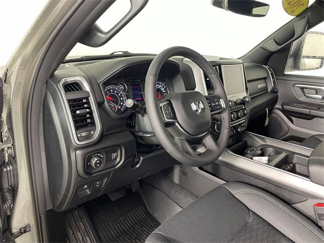 New 2026 RAM 1500 4x4 Crew Cab image 2