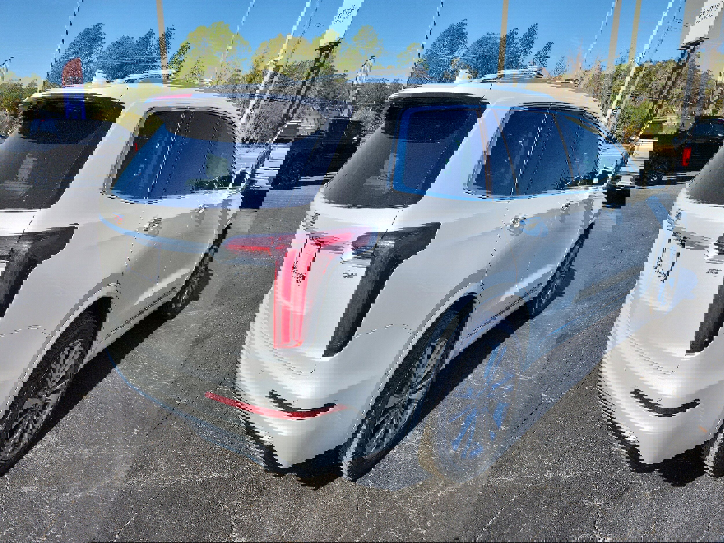 Used 2020 Cadillac XT6 Premium Luxury image 4