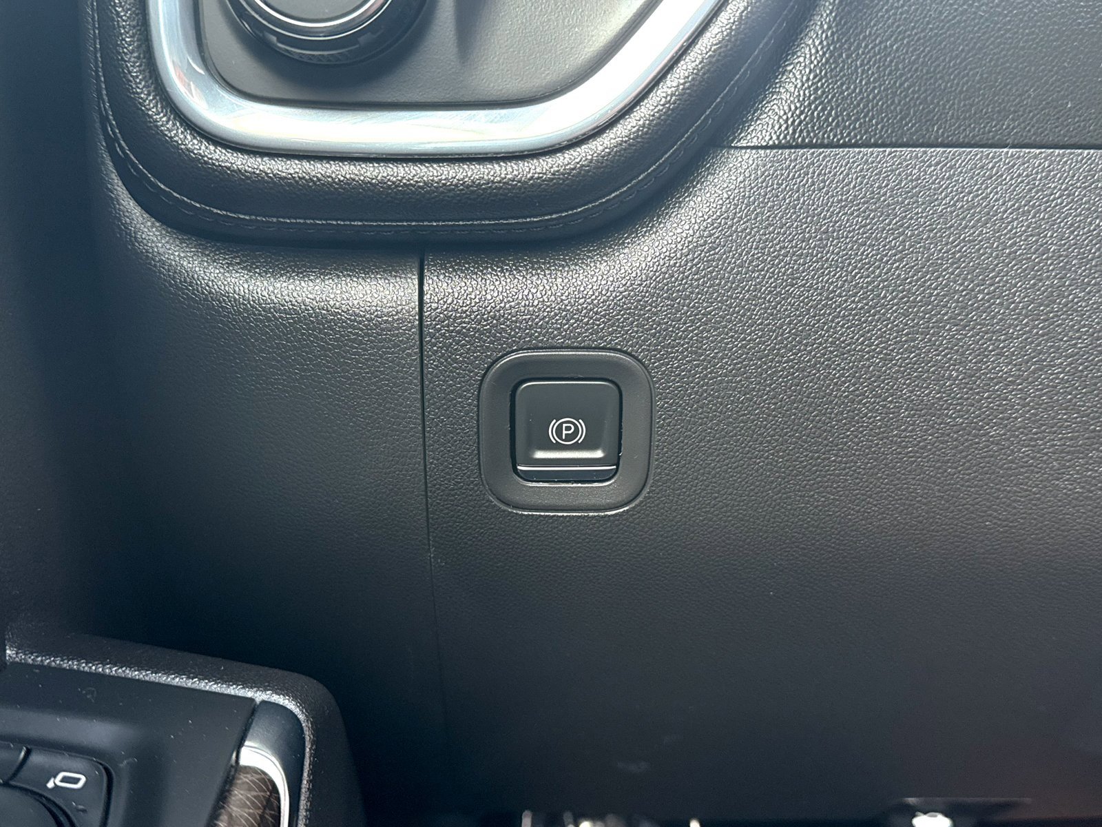 Certified 2021 Chevrolet Silverado 1500 RST image 39