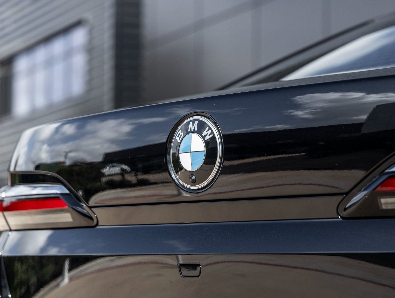 Used 2024 BMW 740i image 12