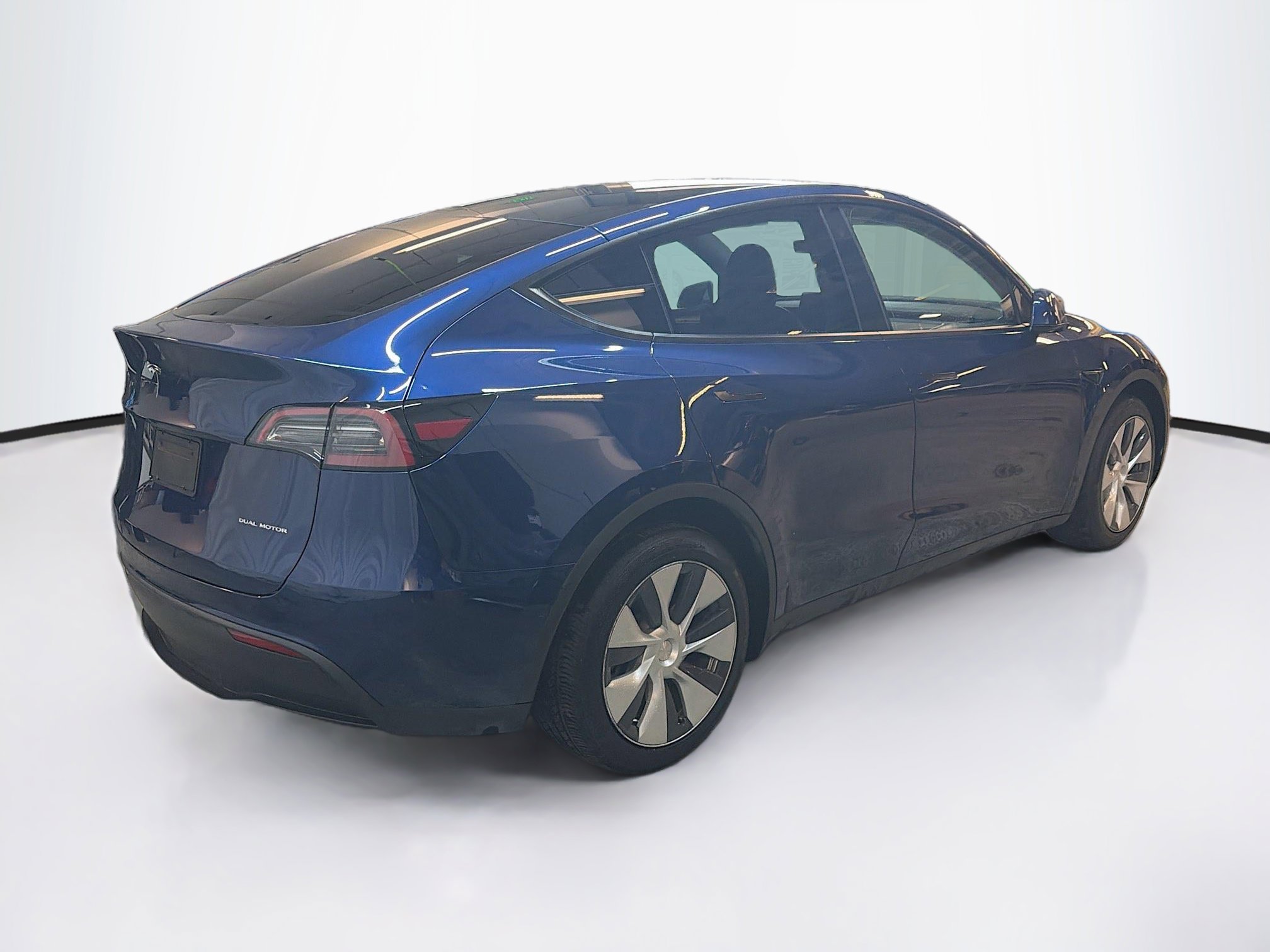 Used 2023 Tesla Model Y Long Range image 9
