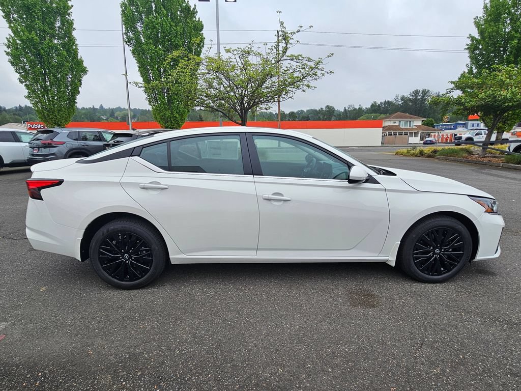New 2026 Nissan Altima 2.5 SV w/ SV Special Edition Package AWD/4WD image 4