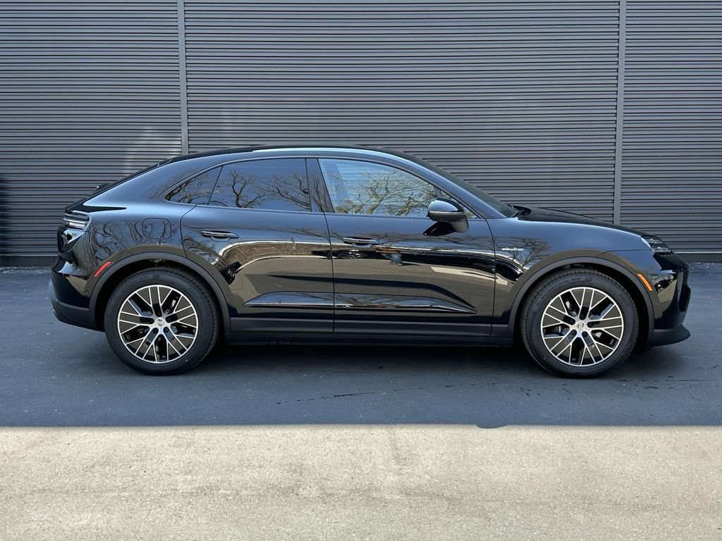 New 2026 Porsche Macan 4 Electric AWD/4WD image 6