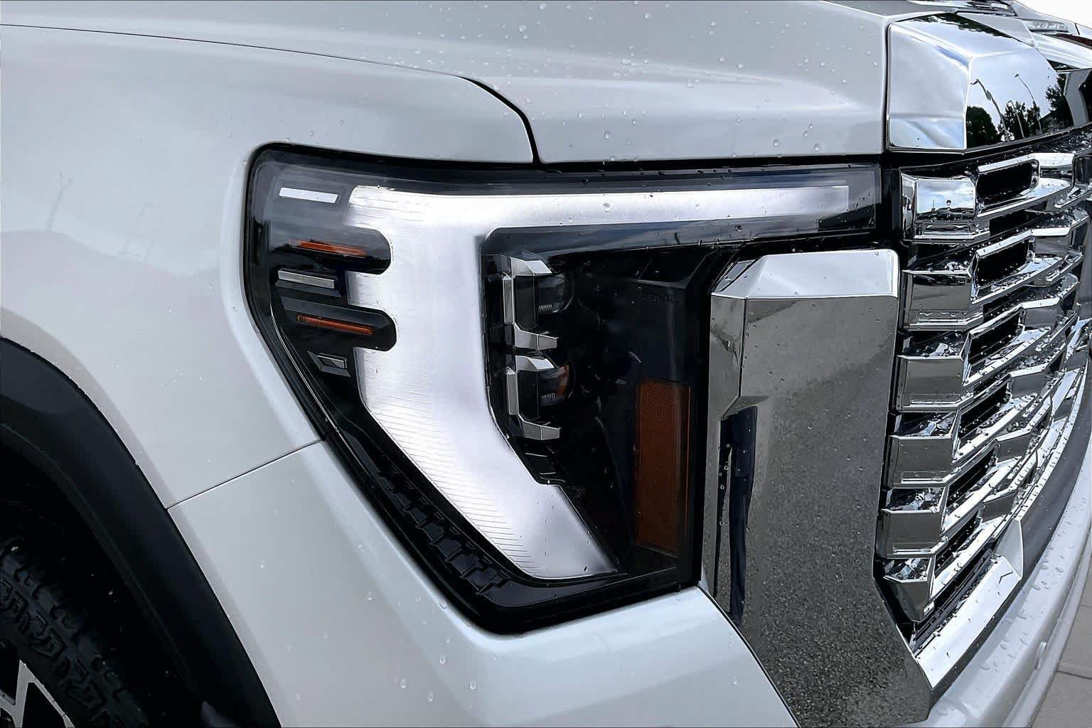 Used 2024 GMC Sierra 2500 Denali w/ Technology Package AWD/4WD image 28