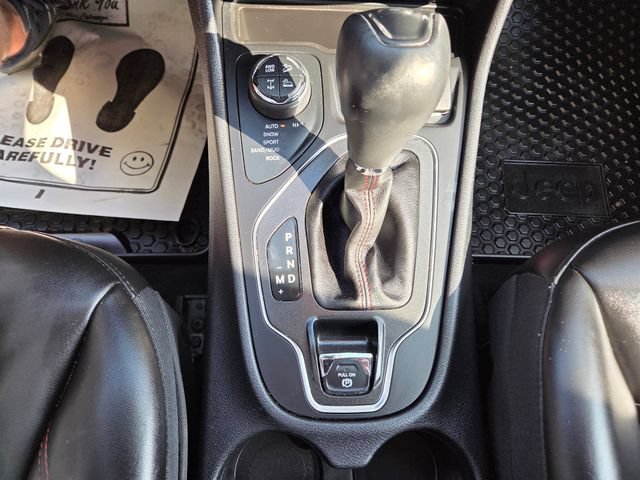 Used 2020 Jeep Cherokee Trailhawk w/ Cold Weather Group AWD/4WD image 29