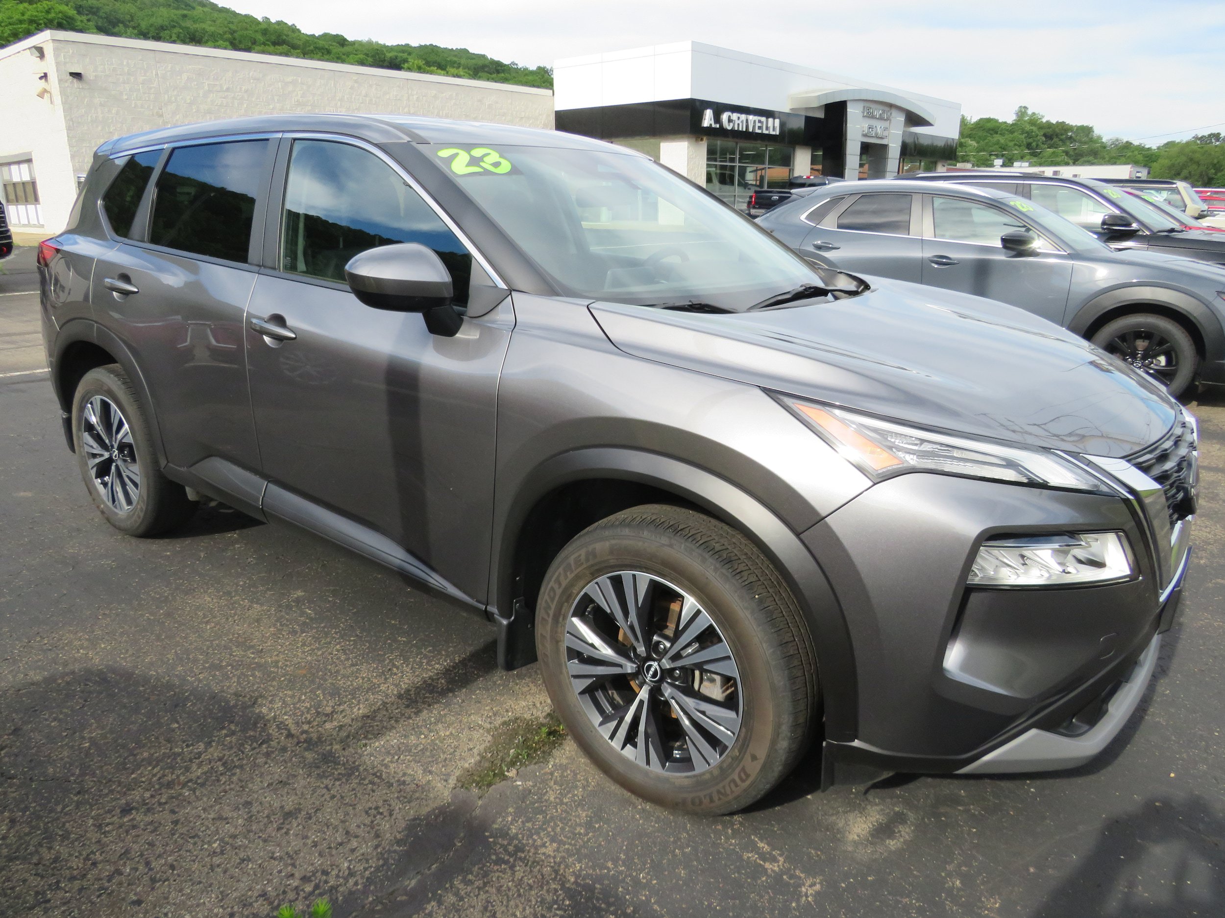 Used 2023 Nissan Rogue SV AWD/4WD image 1