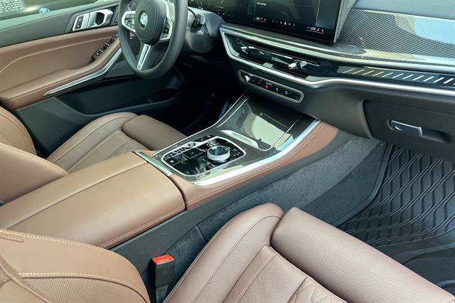 New 2026 BMW X5 M60i w/ Executive Package image 17