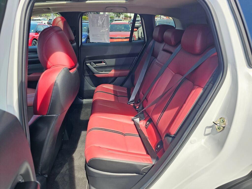 Certified 2025 MAZDA CX-50 AWD 2.5 Hybrid w/ Premium Pkg image 24