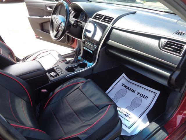 Used 2015 Toyota Camry XLE w/ Moonroof Package FWD image 23