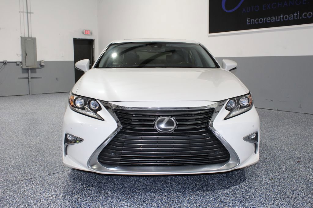 Used 2016 Lexus ES 350 w/ Luxury Package w/Wood Trim image 2