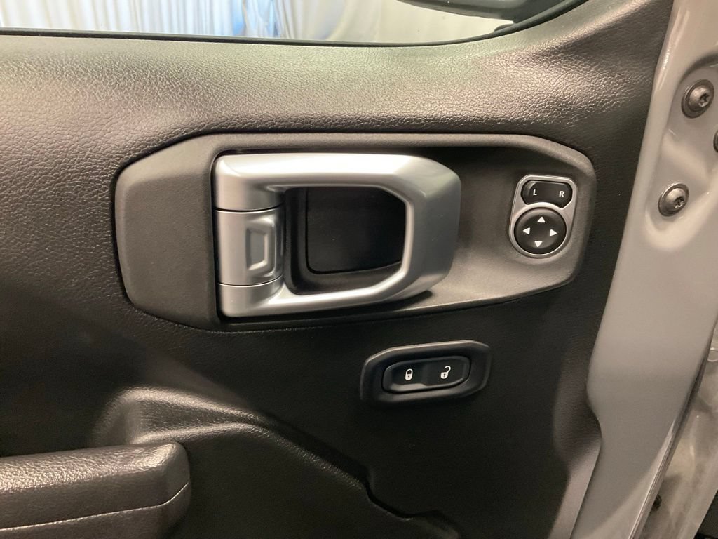 Used 2022 Jeep Wrangler Unlimited Sport AWD/4WD image 12