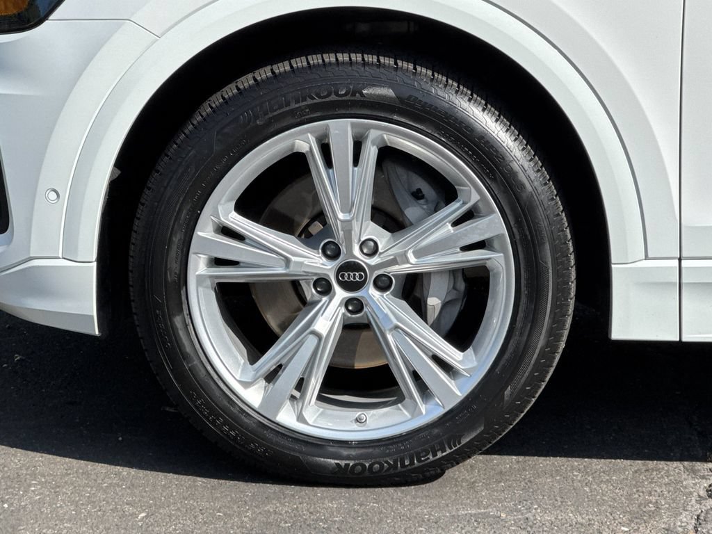 Certified 2023 Audi Q8 Premium w/ Convenience Package AWD/4WD image 37