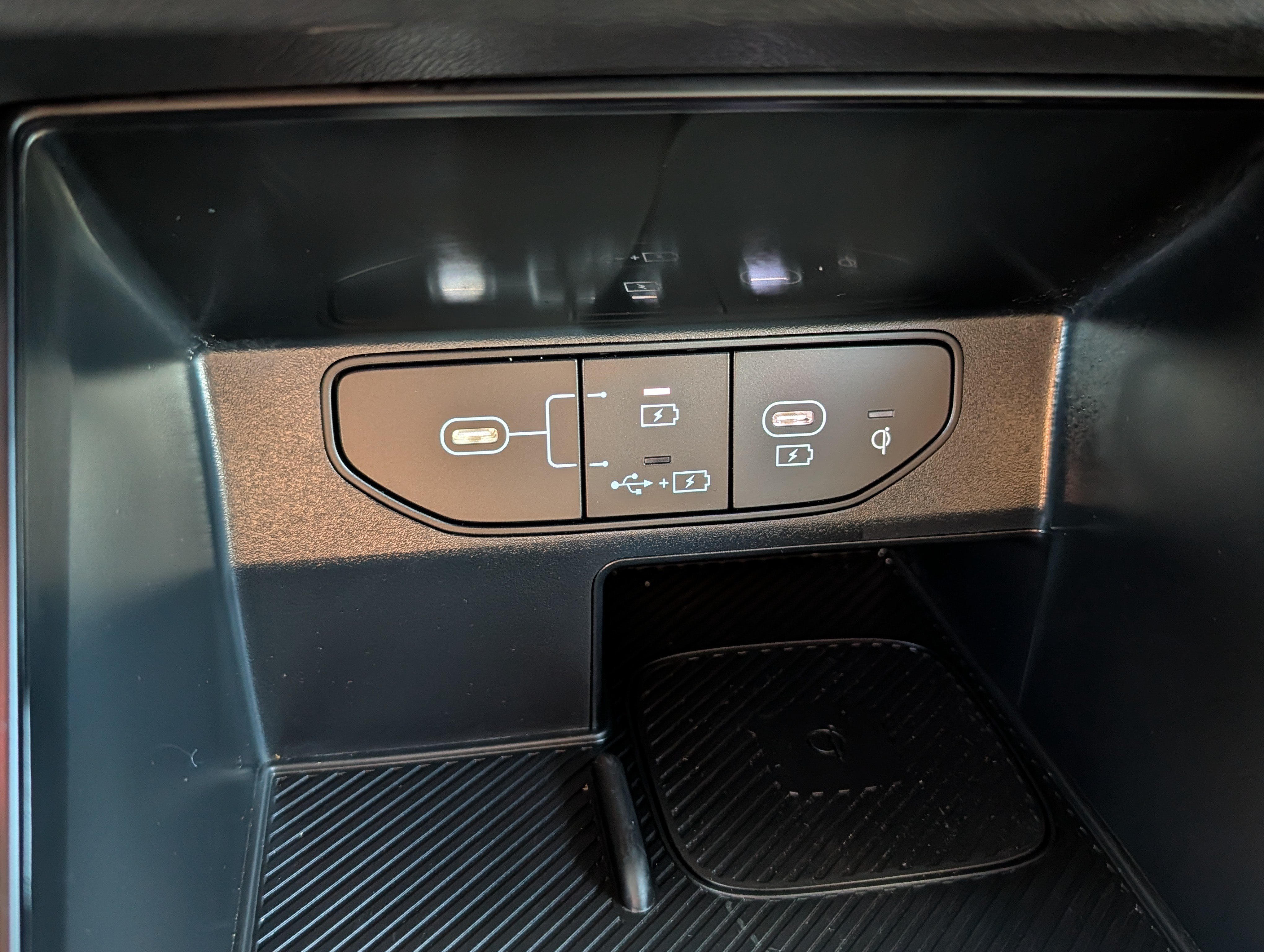 Certified 2025 Kia Sorento S AWD/4WD image 33