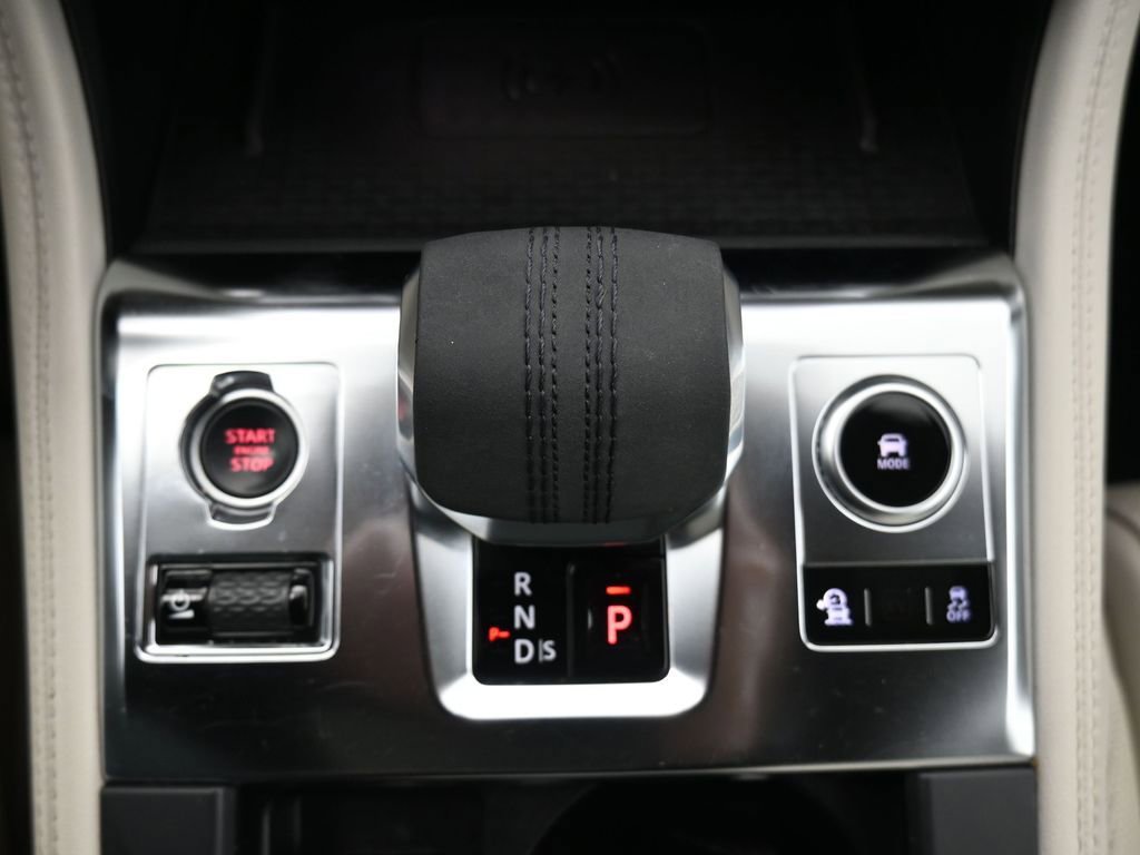 Used 2023 Jaguar F-PACE S image 19