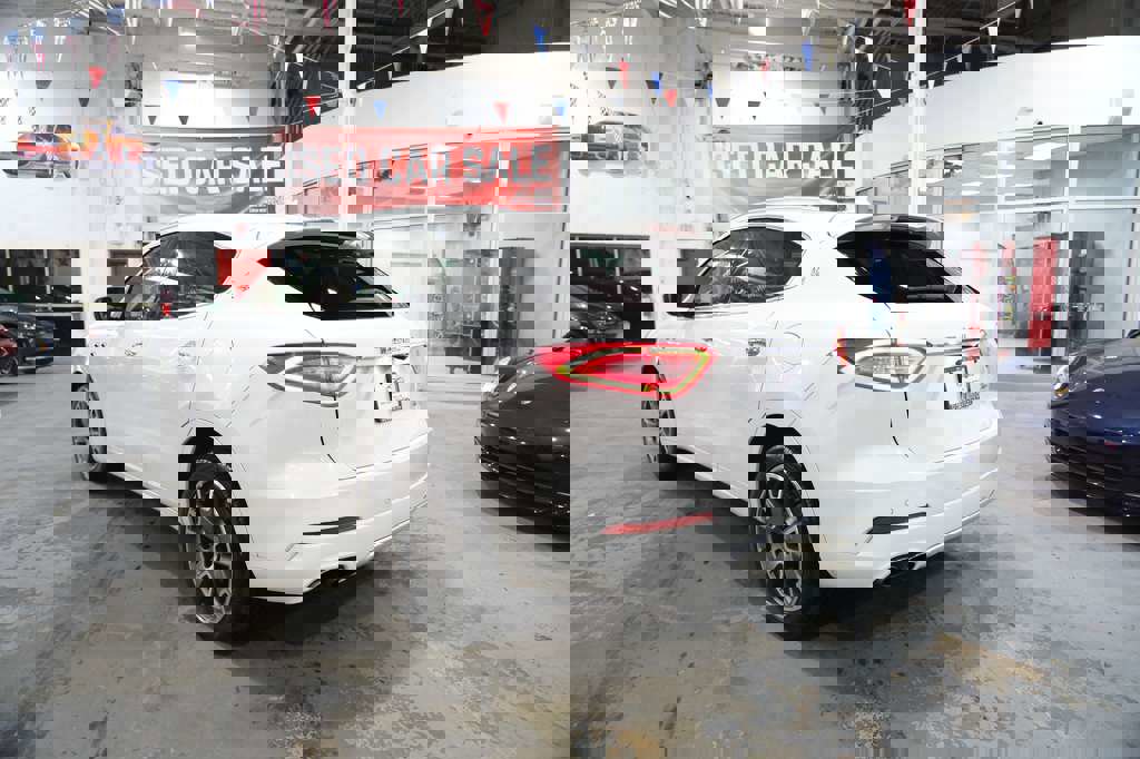 Used 2017 Maserati Levante S image 8