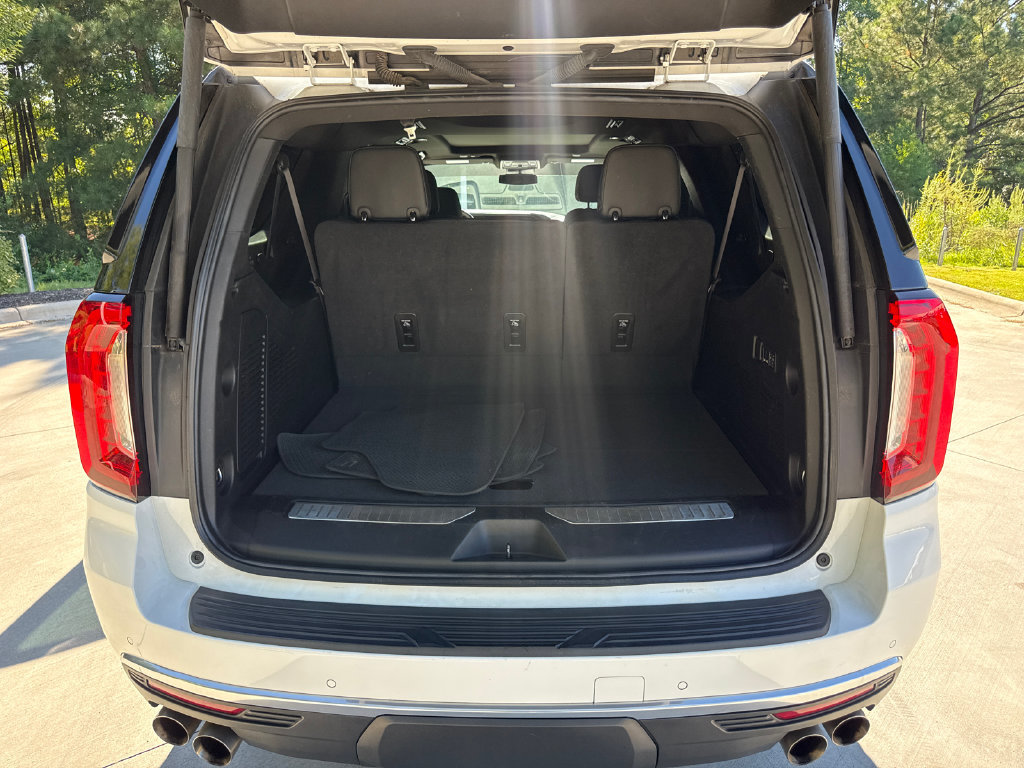 Used 2024 GMC Yukon XL Denali AWD/4WD image 30