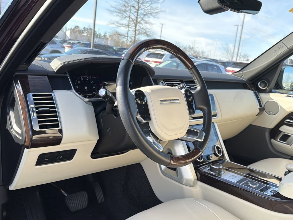 Used 2022 Land Rover Range Rover image 15