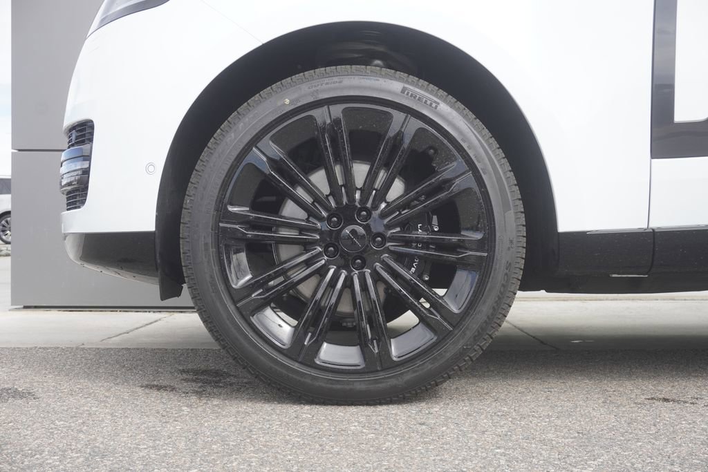 New 2026 Land Rover Range Rover SE image 32