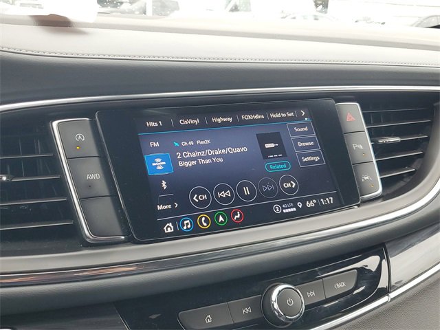 Used 2024 Buick Enclave Premium image 27