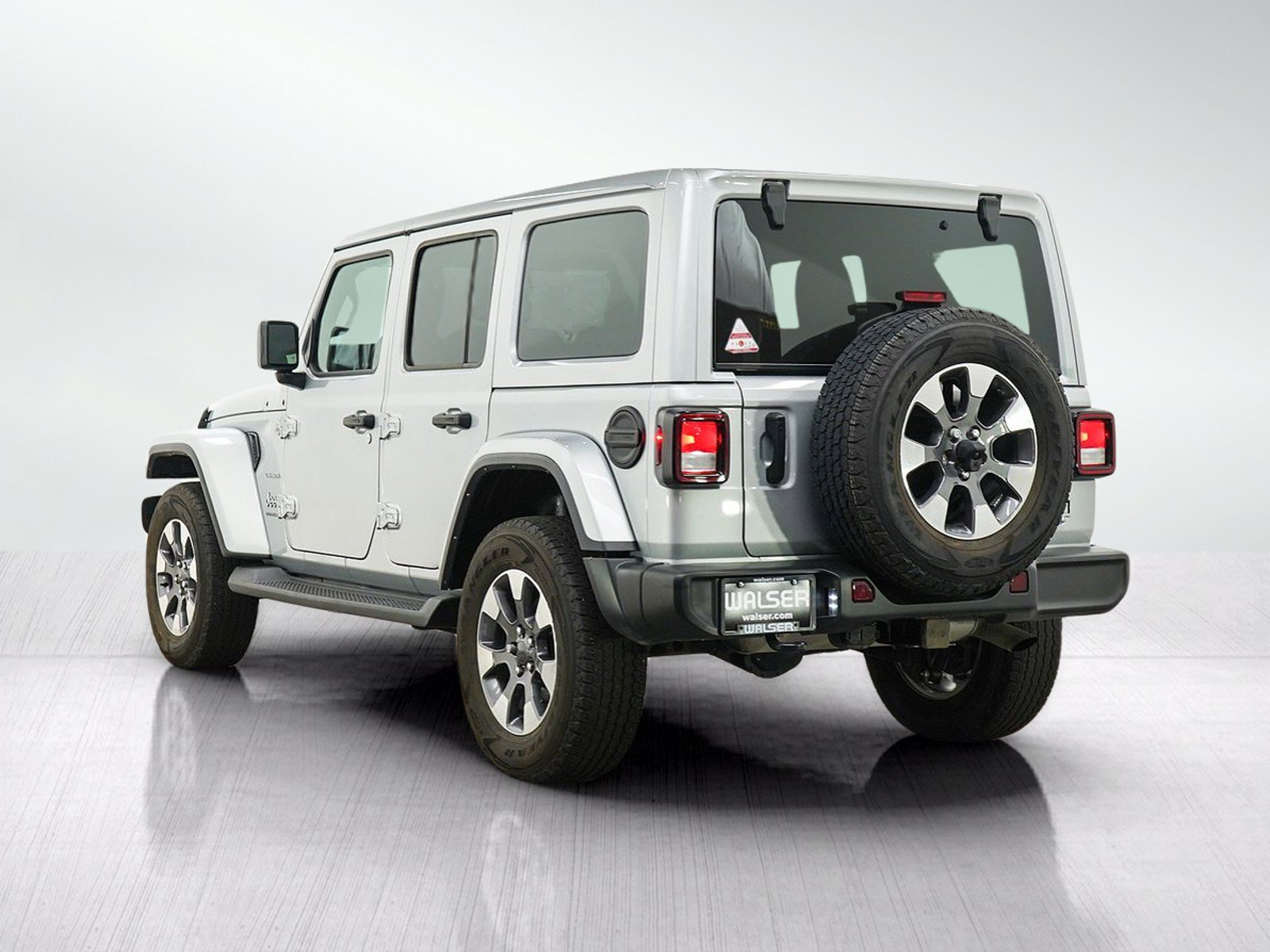 Used 2023 Jeep Wrangler Unlimited Sahara w/ Cold Weather Group AWD/4WD image 3